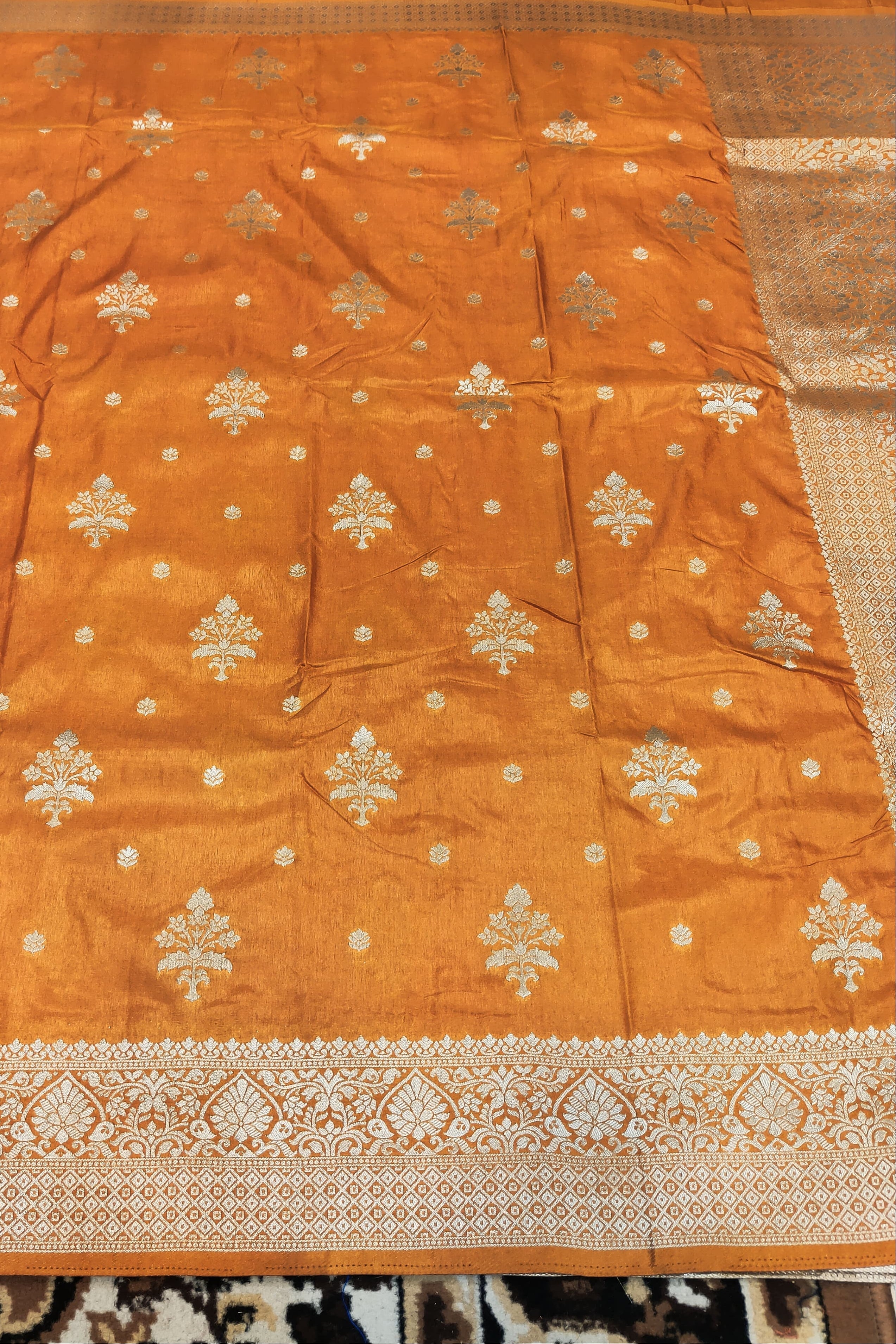 orange dola flat open